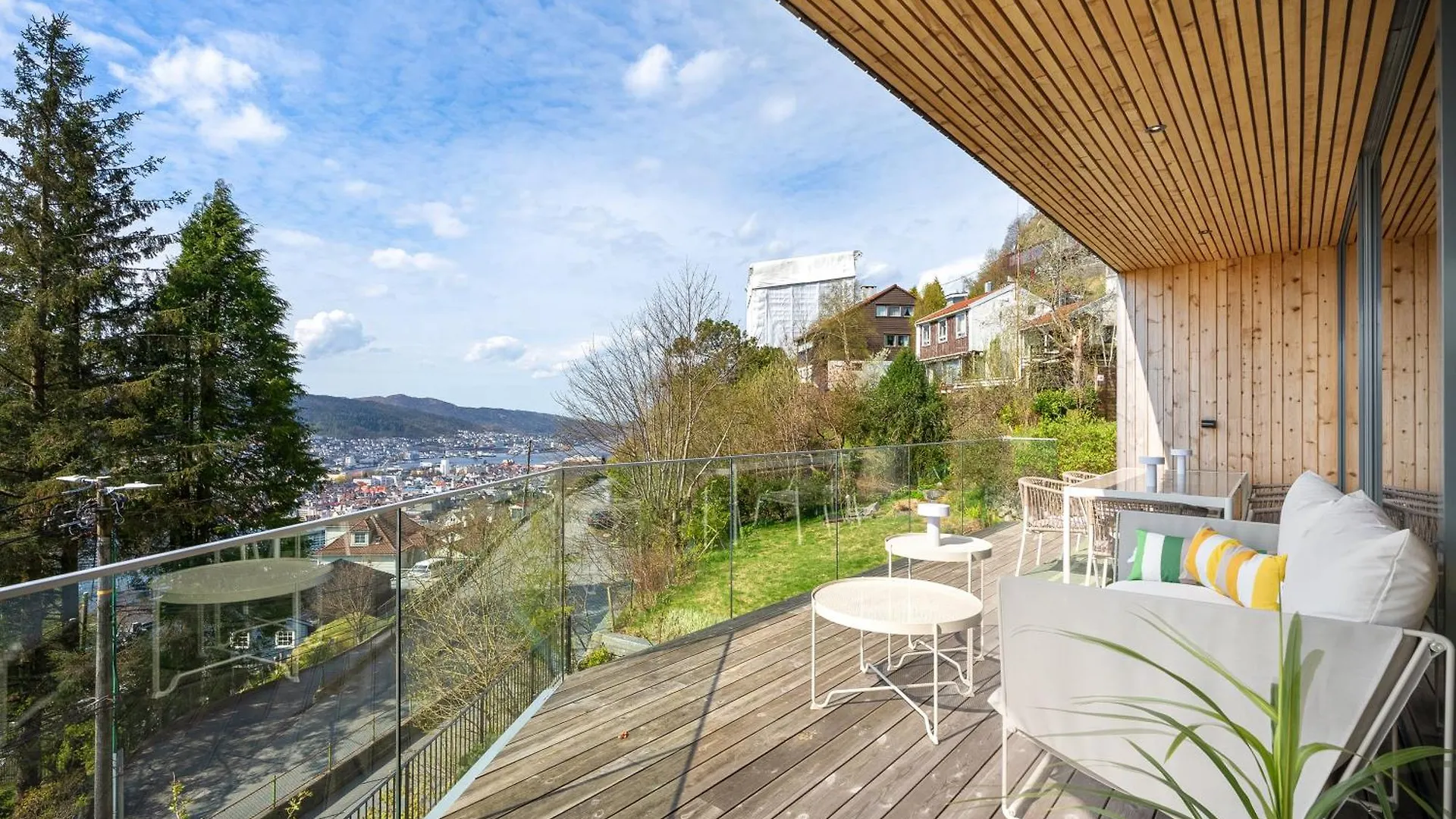 Amazing View - 5 Bedrooms - New House - Modern And Exclusive Bergen Villa